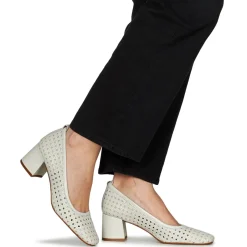 Betty London - BRIGITTE