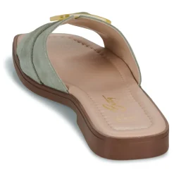 Betty London - CAPUCINE