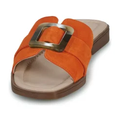 Betty London - CAPUCINE