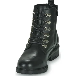 Betty London - GALACTICA