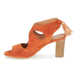 Betty London - GARMER