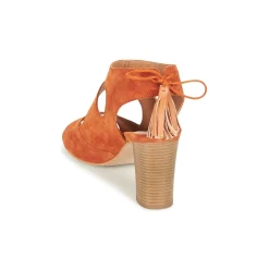 Betty London - GARMER