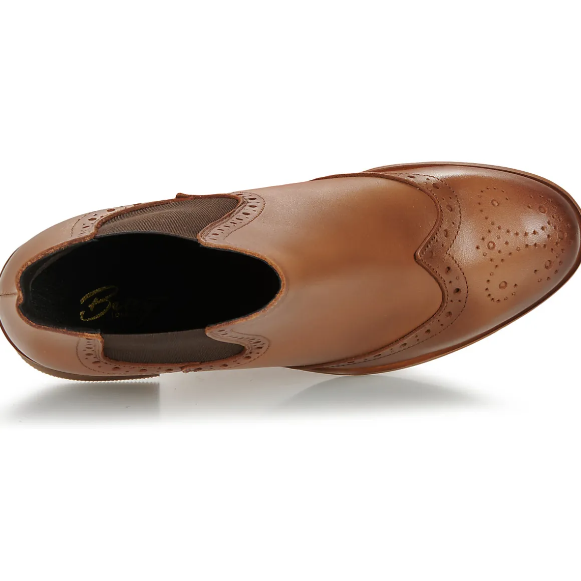 Betty London - LARISSA