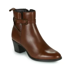 Betty London - LEONA