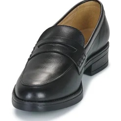 Betty London - MAGLIT