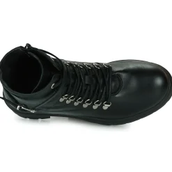 Betty London - MANOUE