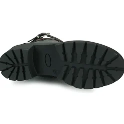 Betty London - MANOUE