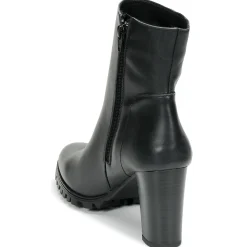 Betty London - NOHIME