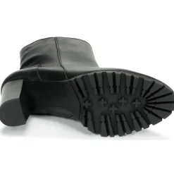 Betty London - NOHIME