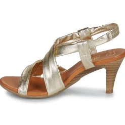 Betty London - POULOI