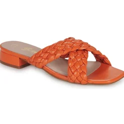 Betty London - RACHEL