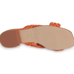 Betty London - RACHEL