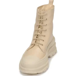 Betty London - VERONICA