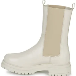 Betty London - VERONIQUE