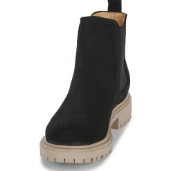 Casual Attitude - BELLANE