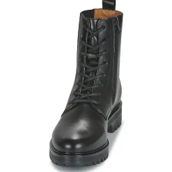 Casual Attitude - GUILA