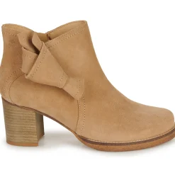 Casual Attitude - HIRCHE