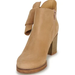 Casual Attitude - HIRCHE