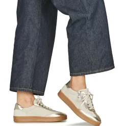 Casual Attitude - TILANA