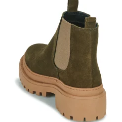 Casual Attitude - YEYE