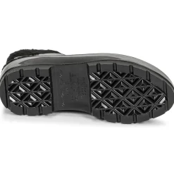 Melissa - MELISSA FLUFFY SNEAKER AD